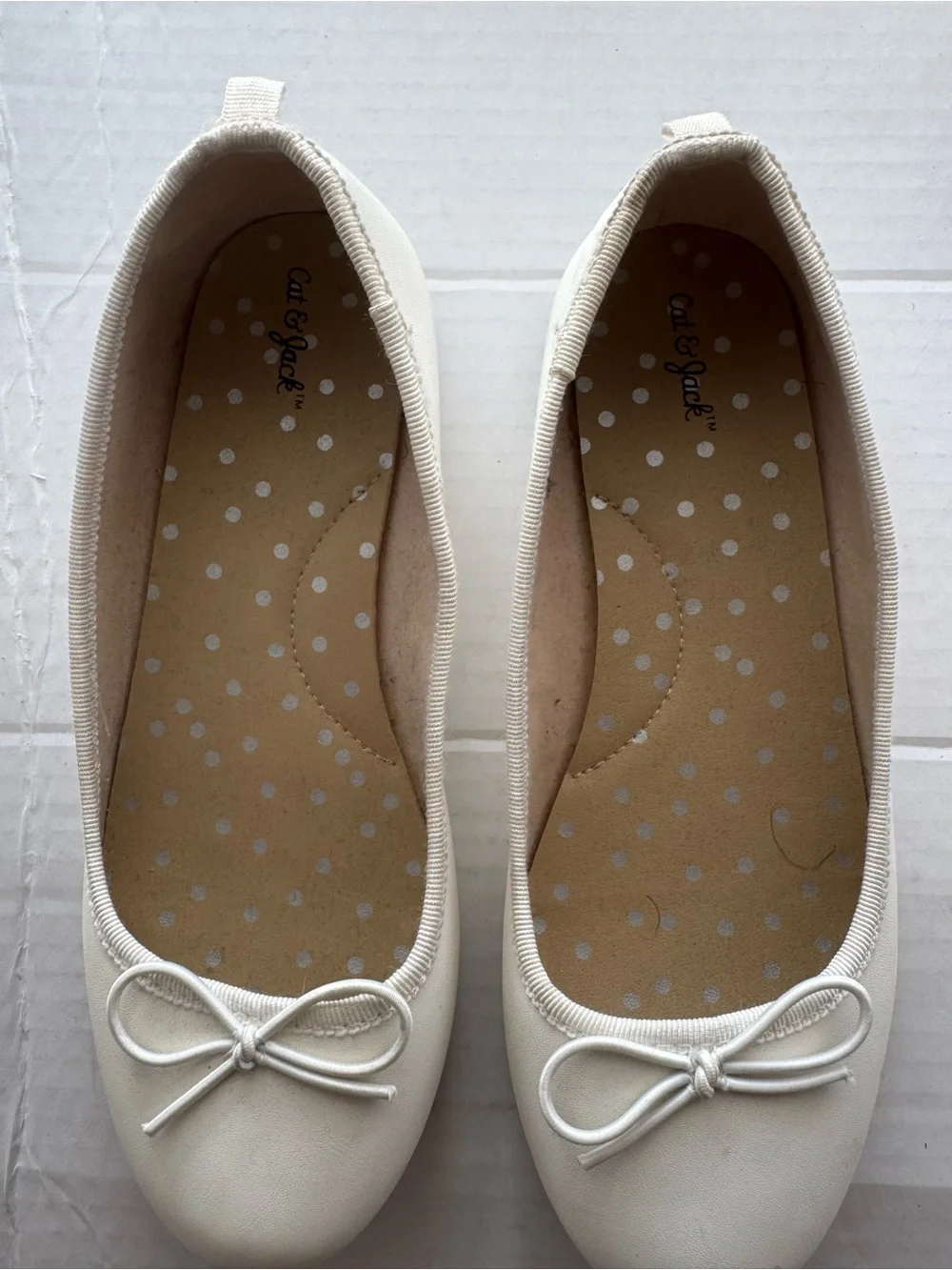 Cat & Jack Girls Cream Ballet Flats with Bow Accent